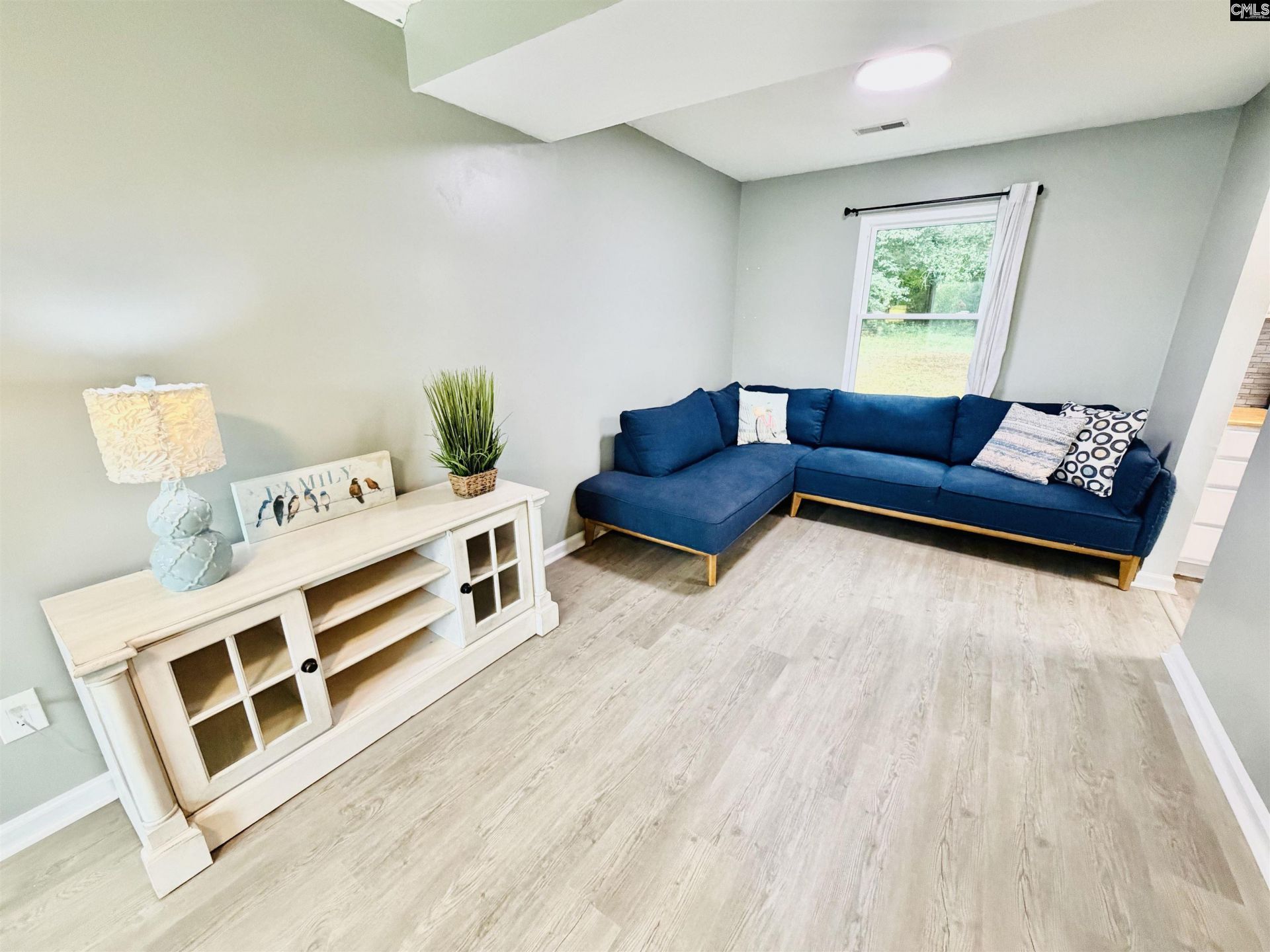 125 Silkworth Place Photo 9