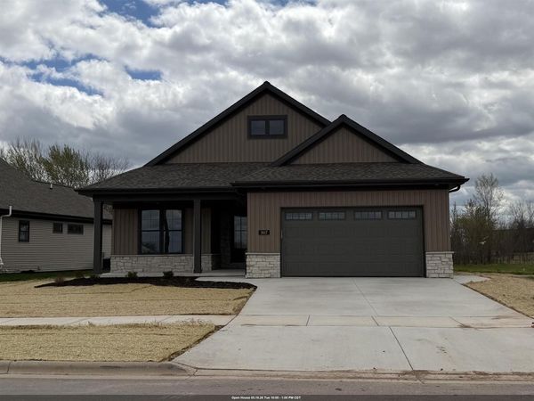 1617 N HONEYSUCKLE CIRCLE, De Pere, WI 54115