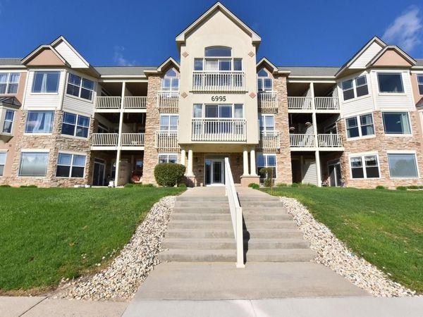 6995 S Riverwood BOULEVARD, Unit S-B05, Franklin, WI 53132