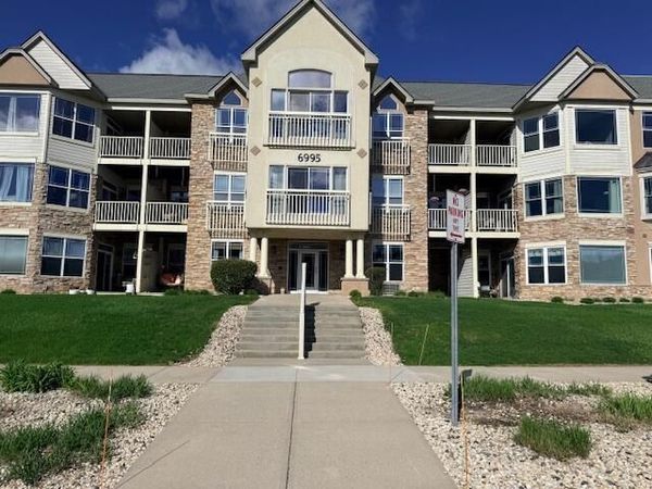 6995 S Riverwood BOULEVARD, Unit S-B05, Franklin, WI 53132