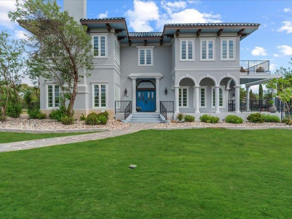 829 Kings Point DR , Canyon Lake, TX 78133