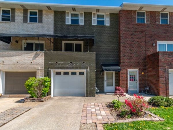 1087 Cranston Dr, Greensburg, PA 15601