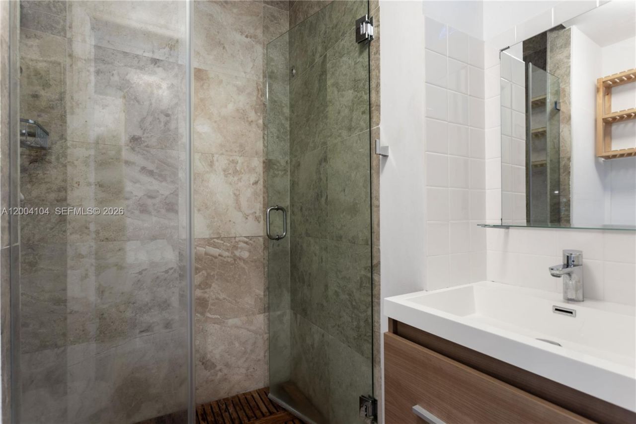 840 Lenox Ave, Unit 2, Miami Beach, FL 33139 Photo