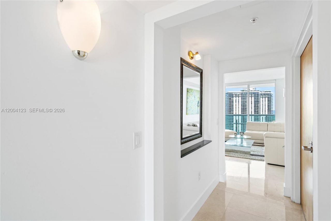 19400 Turnberry Way , Unit 1731, Aventura, FL 33180 Photo