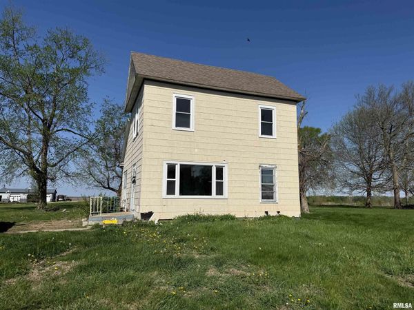 221 N BERNADOTTE Street, Ipava, IL 61441