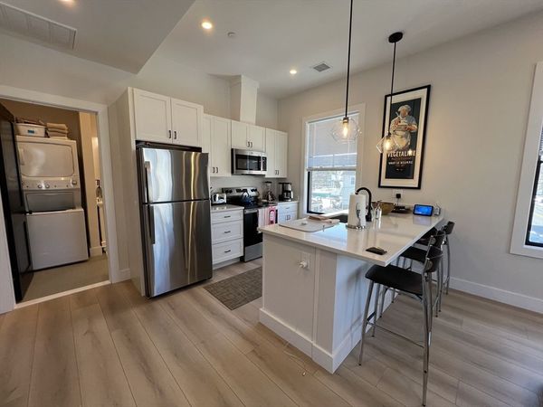 198 Albion, Unit 201, Wakefield, MA 01880