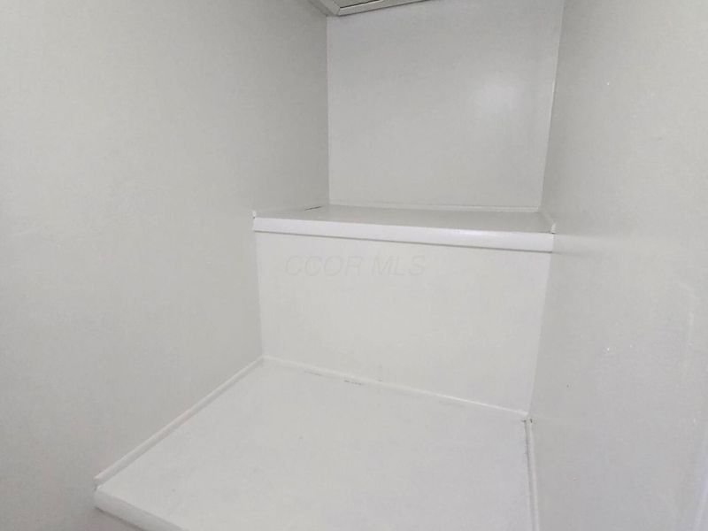 497 E Oakland Avenue, Columbus, OH 43202 Photo 4