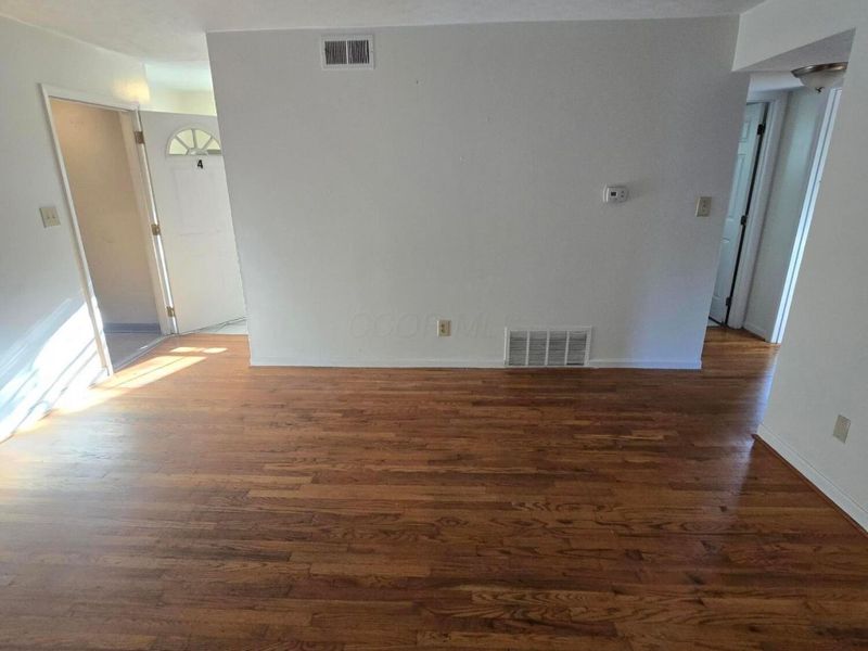 497 E Oakland Avenue, Columbus, OH 43202 Photo 5