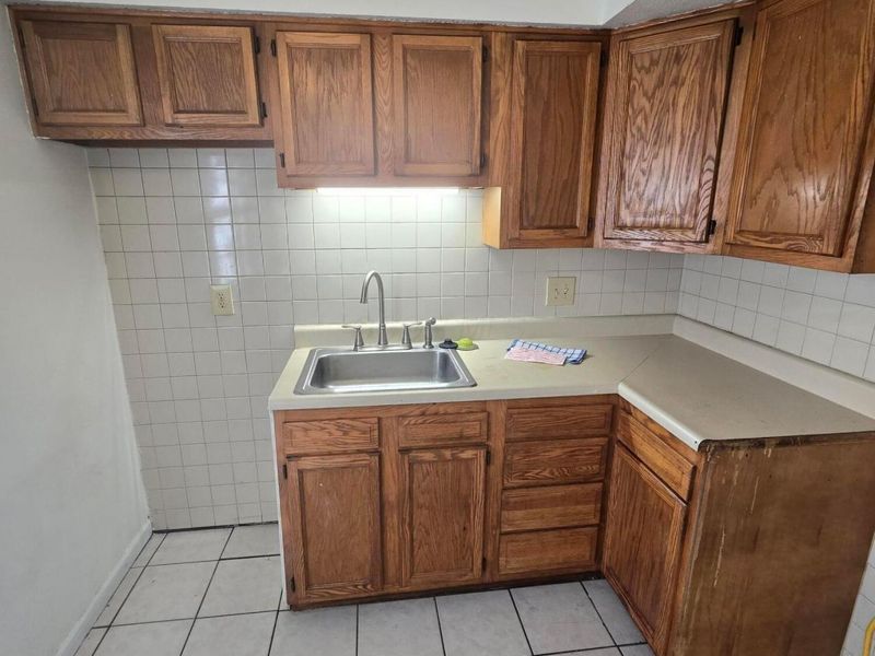 497 E Oakland Avenue, Columbus, OH 43202 Photo 7