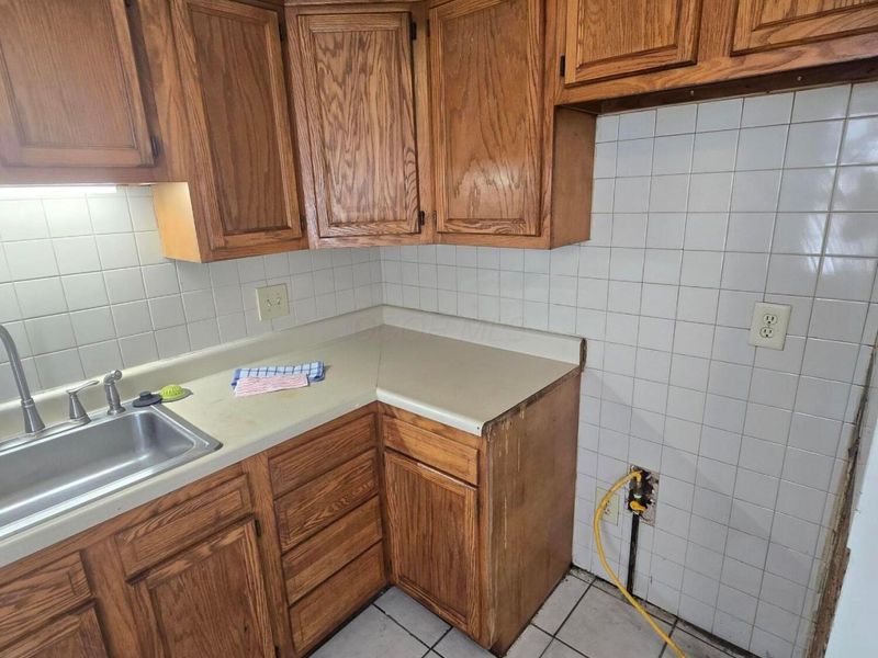 497 E Oakland Avenue, Columbus, OH 43202 Photo 8