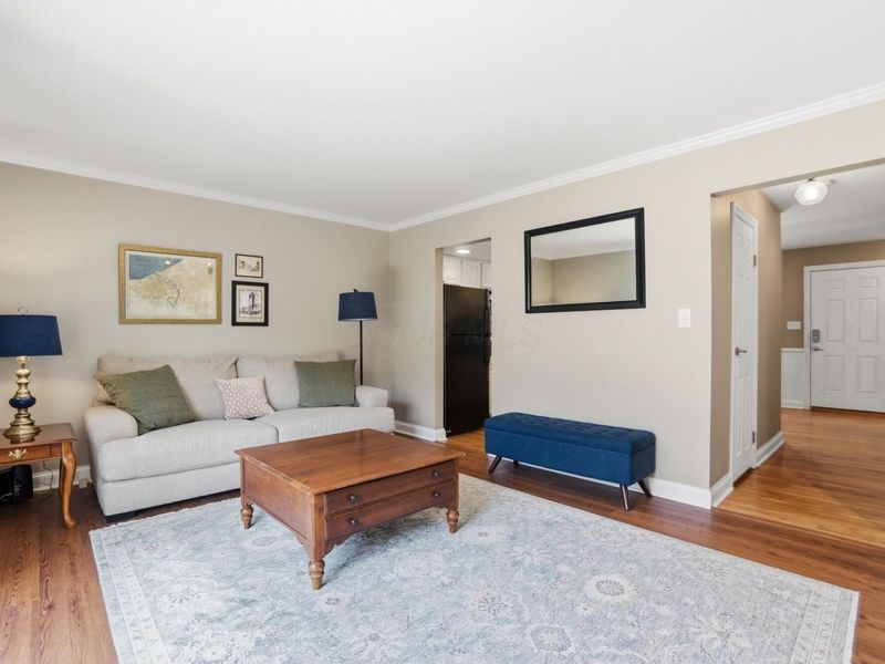 2565 Olde Hill Court S, Unit B, Columbus, OH 43221 Photo 10