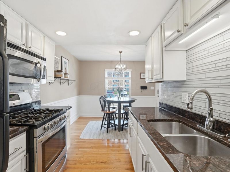 2565 Olde Hill Court S, Unit B, Columbus, OH 43221 Photo 15