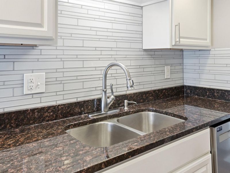 2565 Olde Hill Court S, Unit B, Columbus, OH 43221 Photo 18