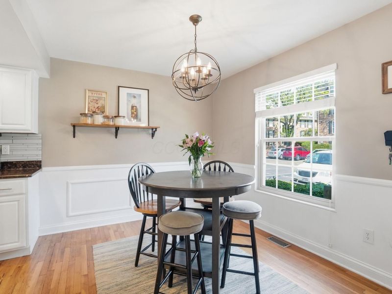 2565 Olde Hill Court S, Unit B, Columbus, OH 43221 Photo 22