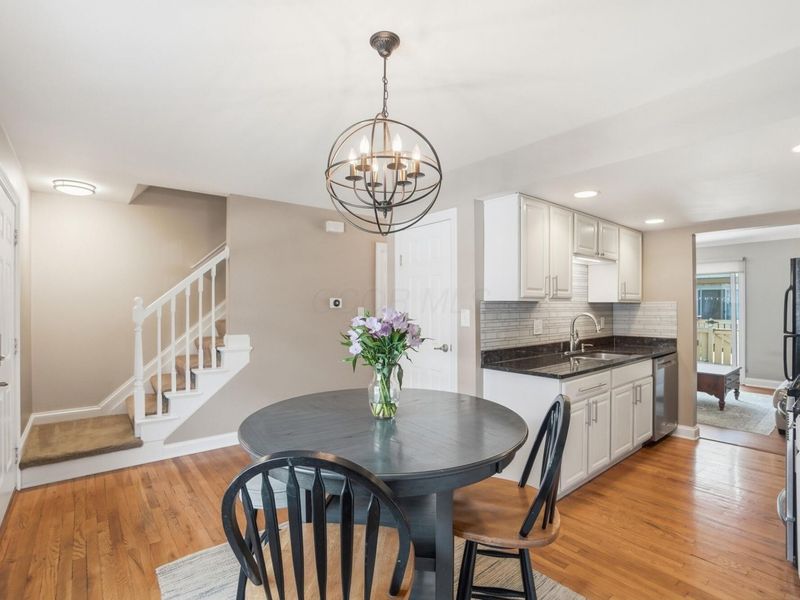 2565 Olde Hill Court S, Unit B, Columbus, OH 43221 Photo 23