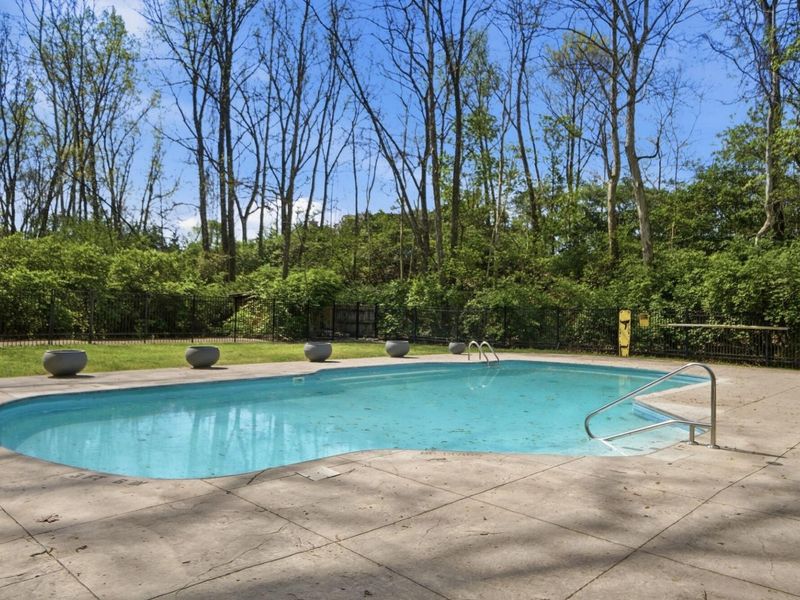 2565 Olde Hill Court S, Unit B, Columbus, OH 43221 Photo 53