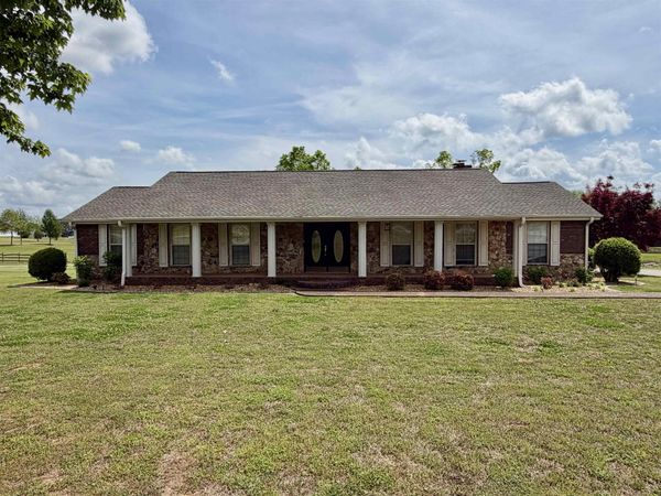 3604 Jane Way Dr, Florence, AL 35634