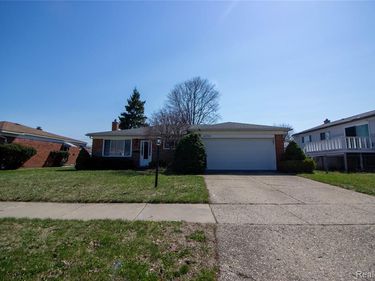 4558 Sudbury Drive , Warren, MI 48092