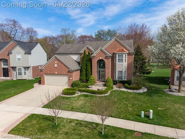 48742 Tanglewood Drive, Macomb Twp, MI 48044