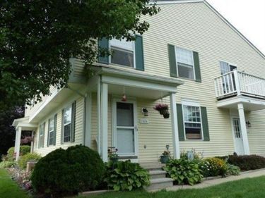 1424 Harbor Drive , Walled Lake, MI 48390