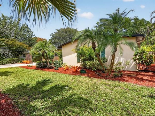 330 SW Winnachee Drive, Stuart, FL 34994