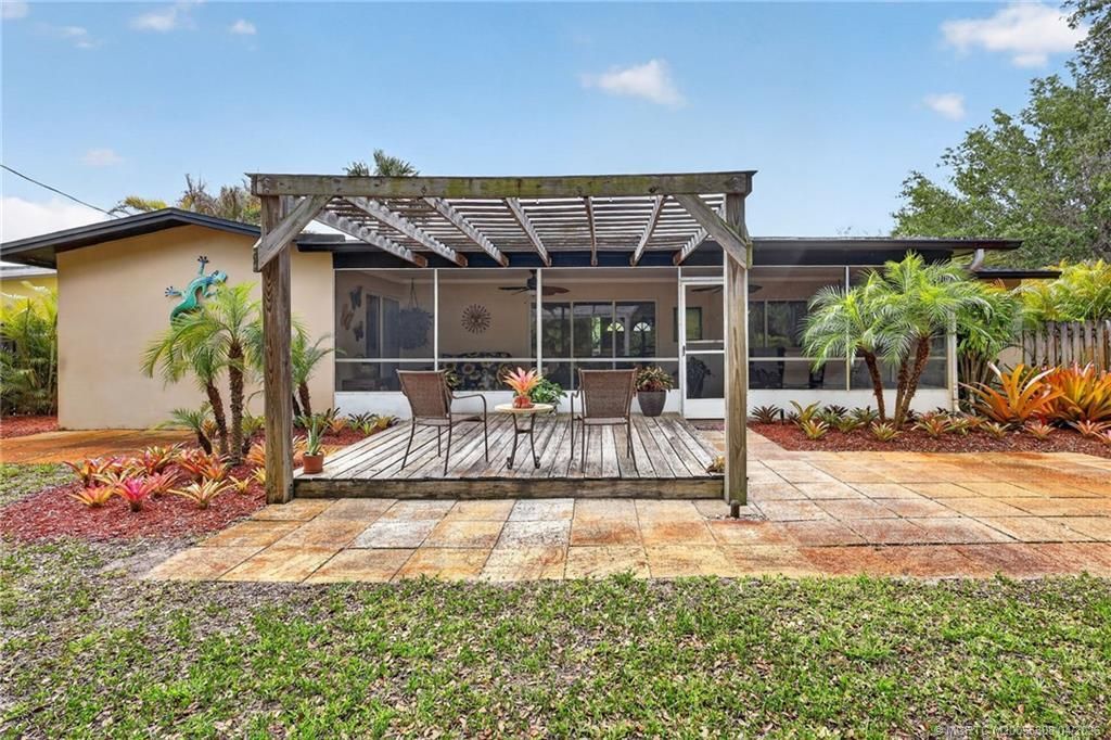 330 SW Winnachee Drive, Stuart, FL 34994 Photo