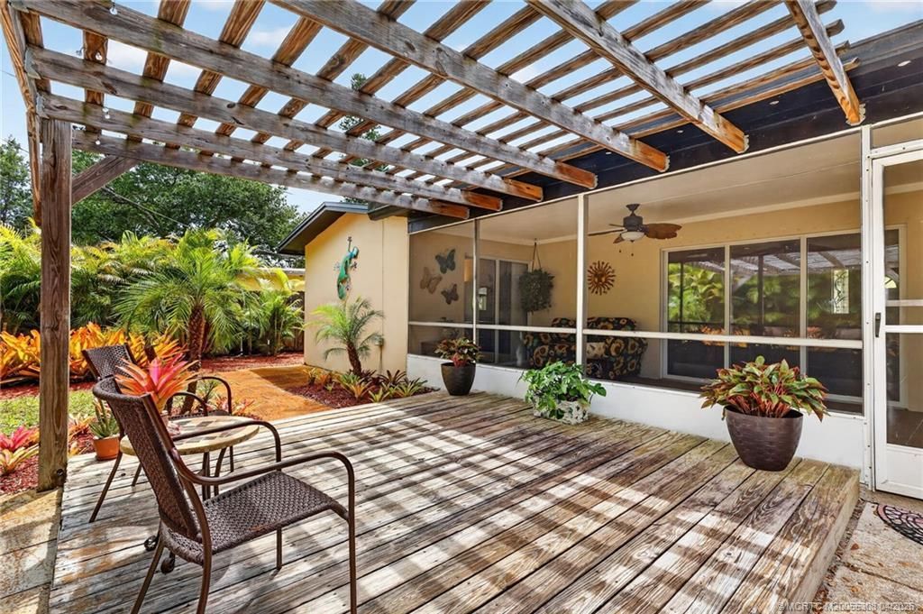 330 SW Winnachee Drive, Stuart, FL 34994 Photo