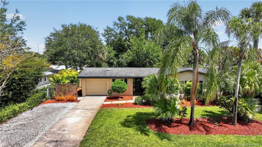 330 SW Winnachee Drive, Stuart, FL 34994 Photo