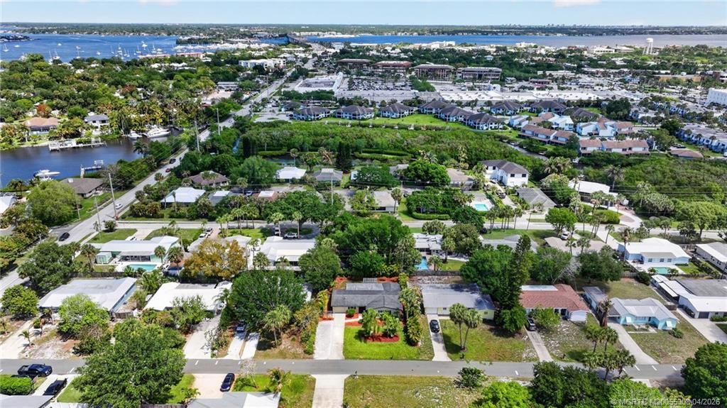 330 SW Winnachee Drive, Stuart, FL 34994 Photo