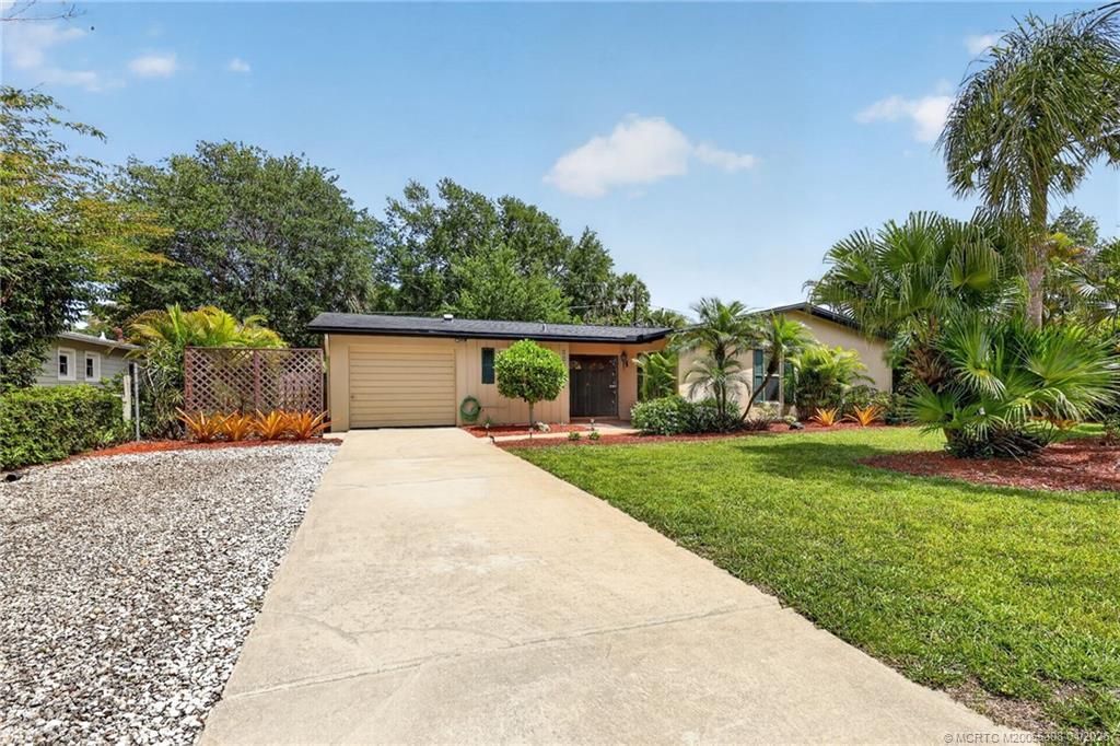 330 SW Winnachee Drive, Stuart, FL 34994 Photo