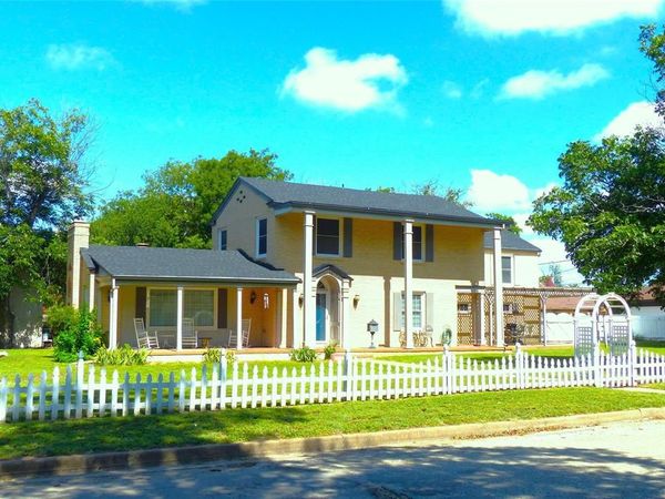 1408 S China, Brady, TX 76825