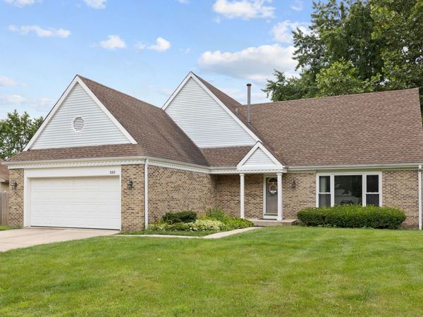 135 Encina Drive, Naperville, IL 60540