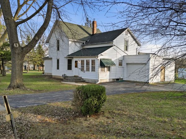 599 Palmyra Road , Dixon, IL 61021