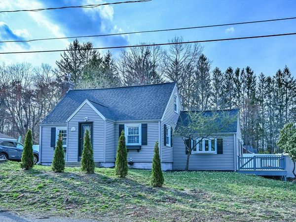 15 Parker Road, Holden, MA 01520