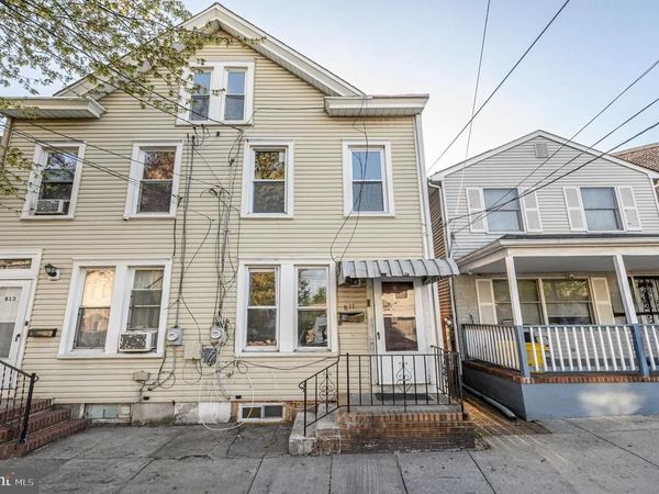 811 ANDERSON STREET , TRENTON, NJ 08611