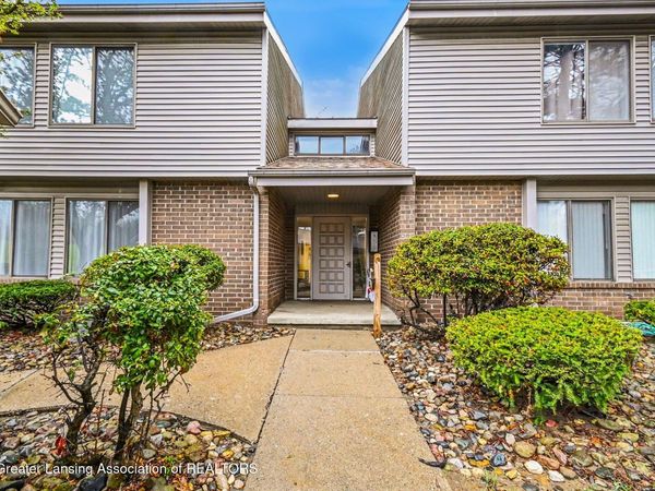 1042 Grenoble Lane, Lansing, MI 48917