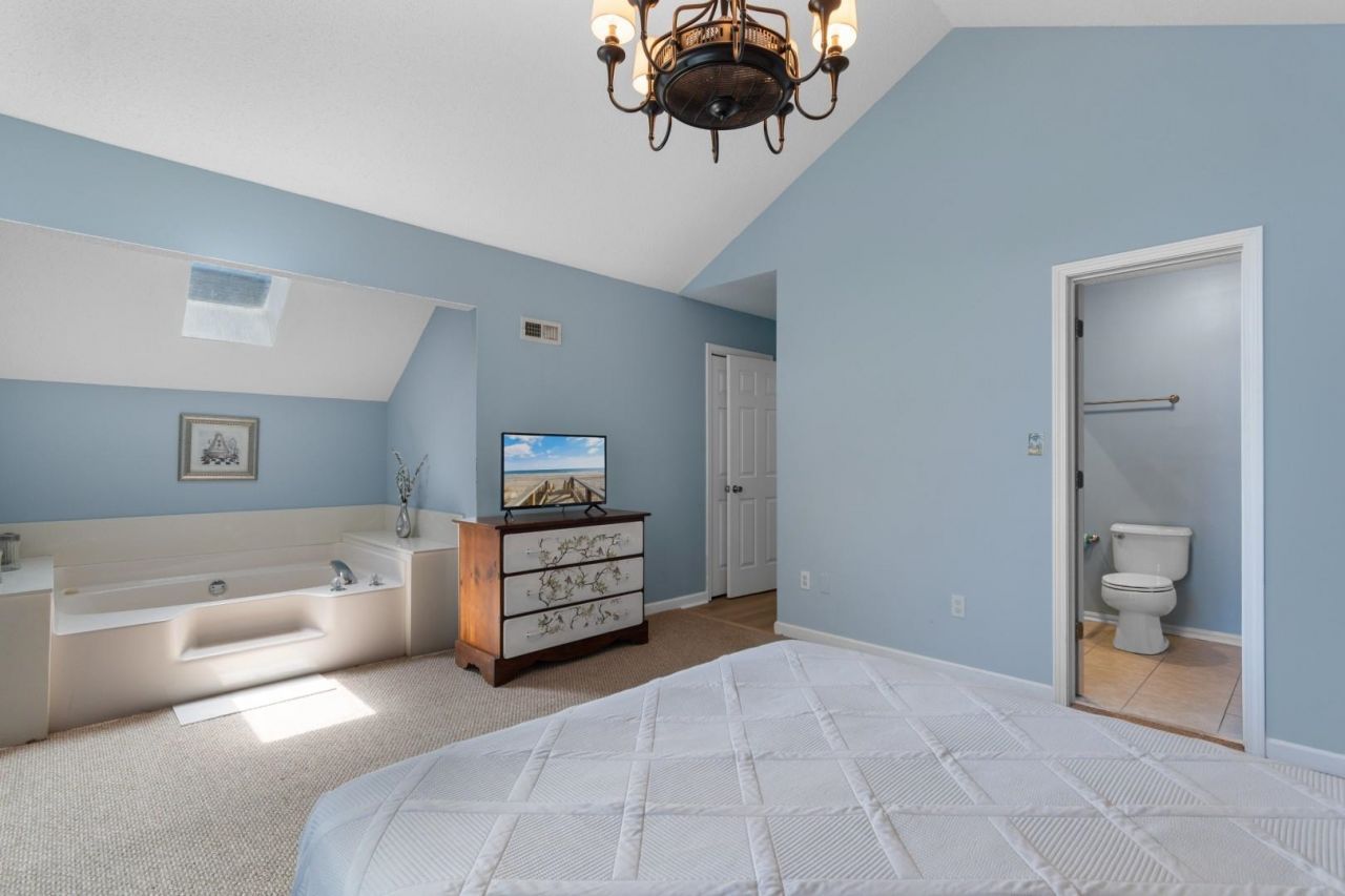 114 N Oak St.  Photo 13