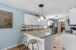 114 N Oak St.  photo 4