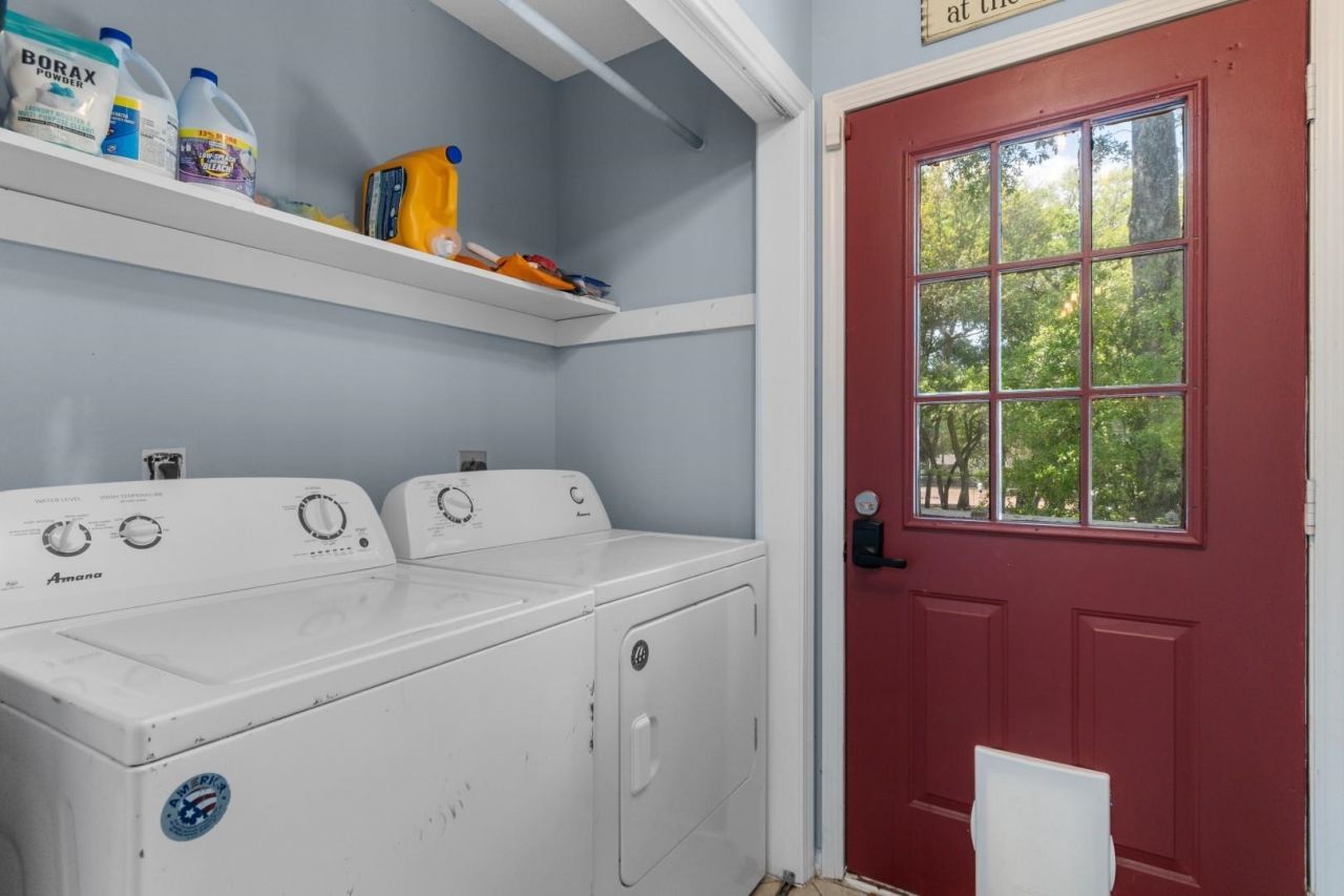 114 N Oak St.  Photo 23