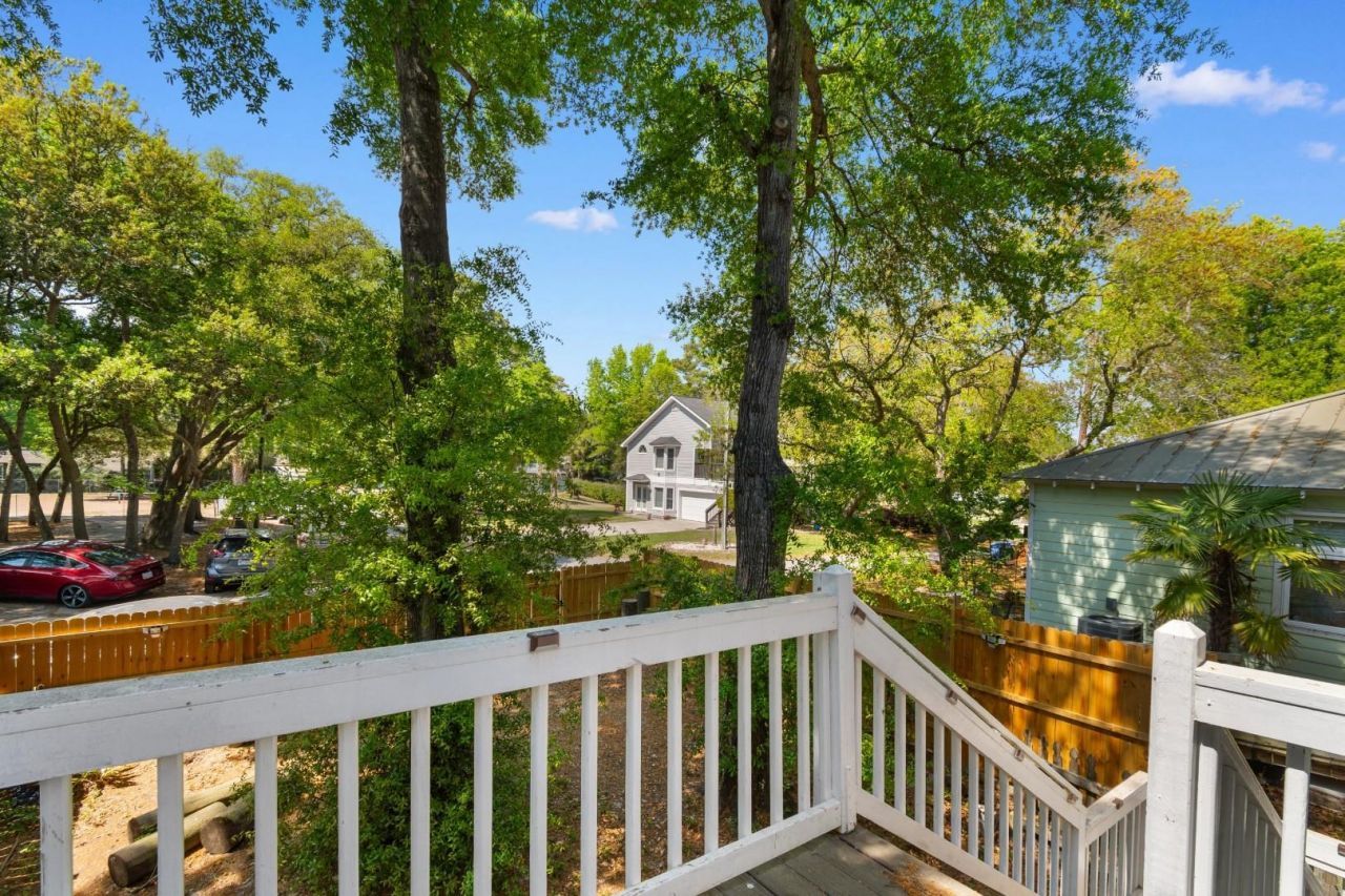 114 N Oak St.  Photo 26