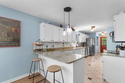 114 N Oak St.  photo 4