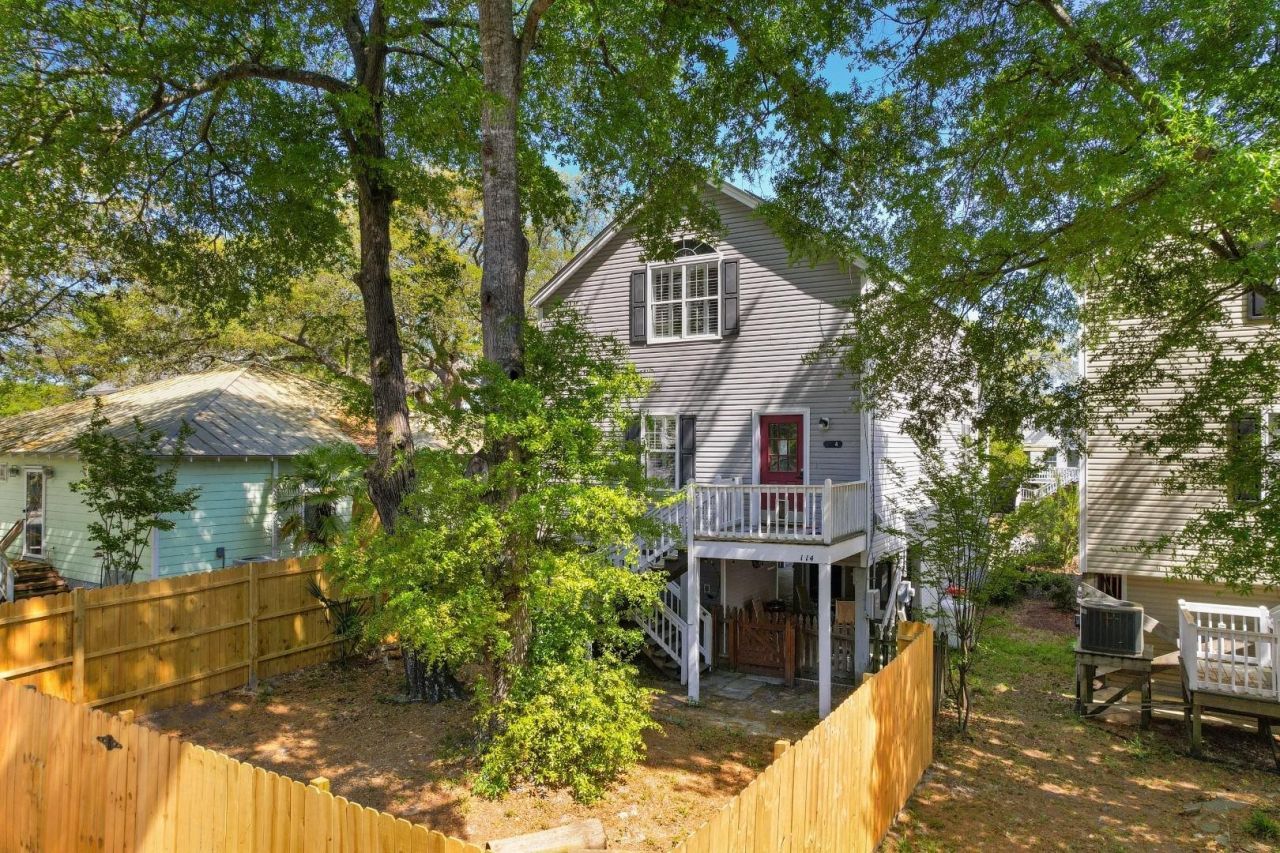 114 N Oak St.  Photo 38