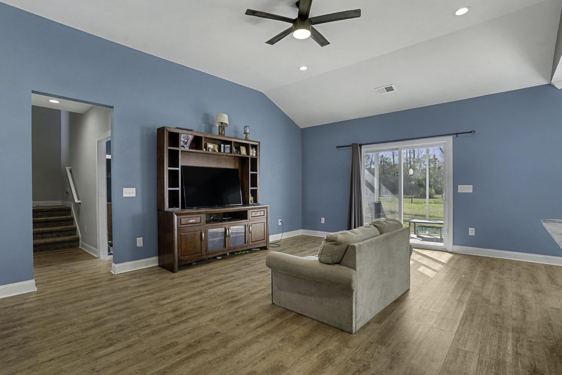 2520 Suzanne Dr.  Photo 4