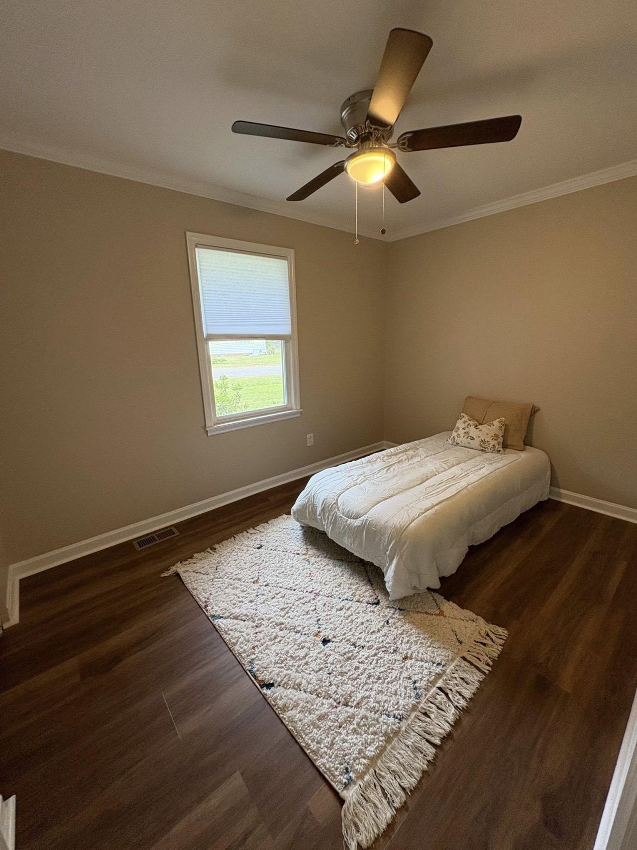 302 Bragdon Ave.  Photo 16