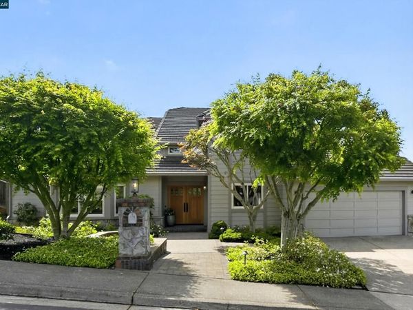 22 Williams Dr, Moraga, CA 94556