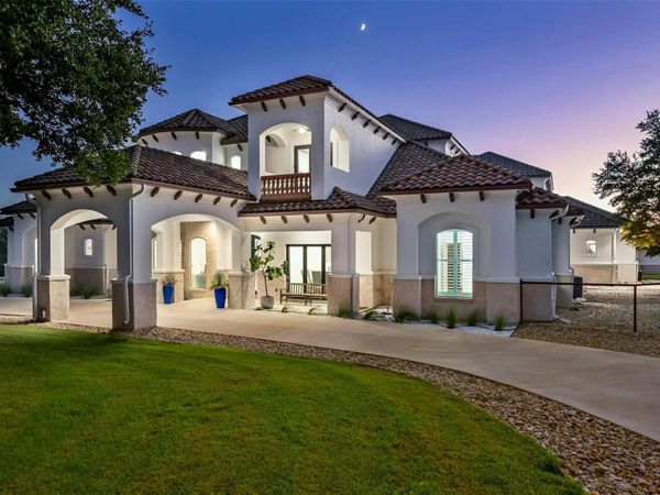 1355 Crystal Springs CT , Salado, TX 76571