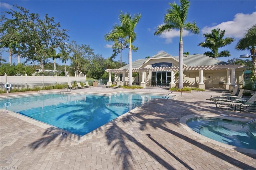 2220 Chesterbrook Ct, Unit 204, Naples, FL 34109 Photo