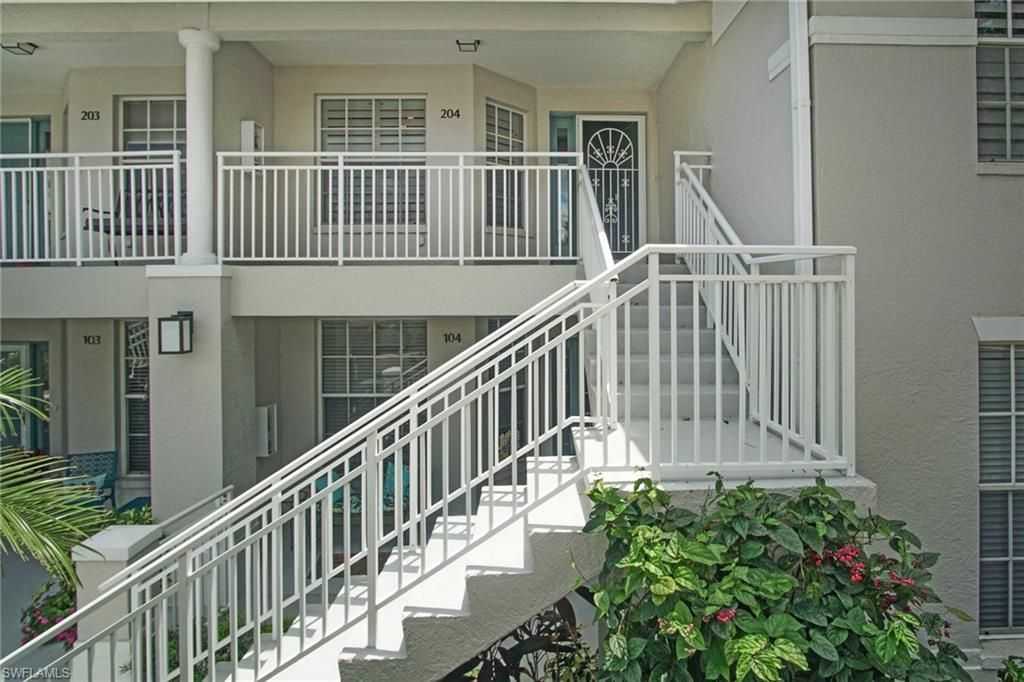 2220 Chesterbrook Ct, Unit 204, Naples, FL 34109 Photo