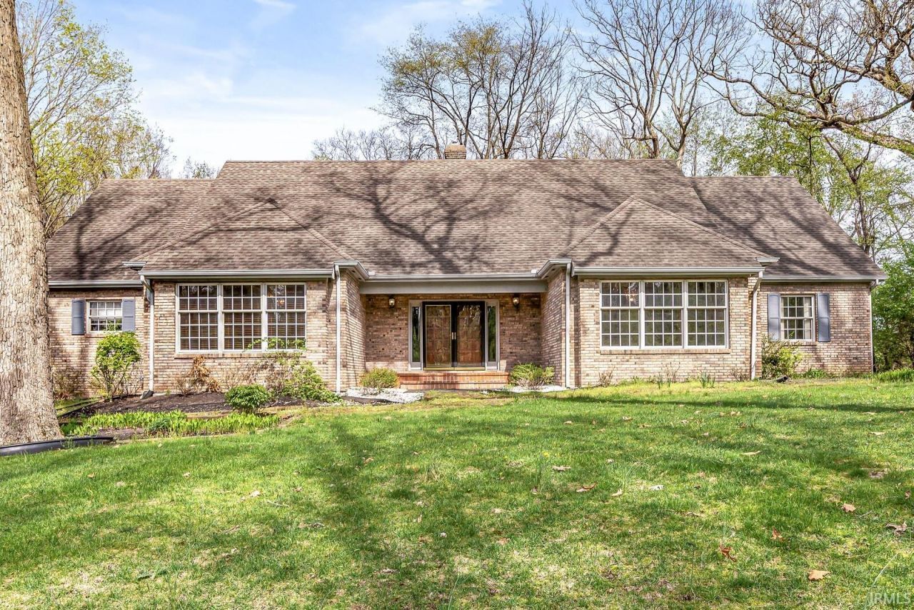 2239 Topswood Lane, South Bend, IN 46614 Main Photo