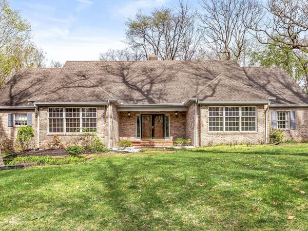 2239 Topswood Lane, South Bend, IN 46614